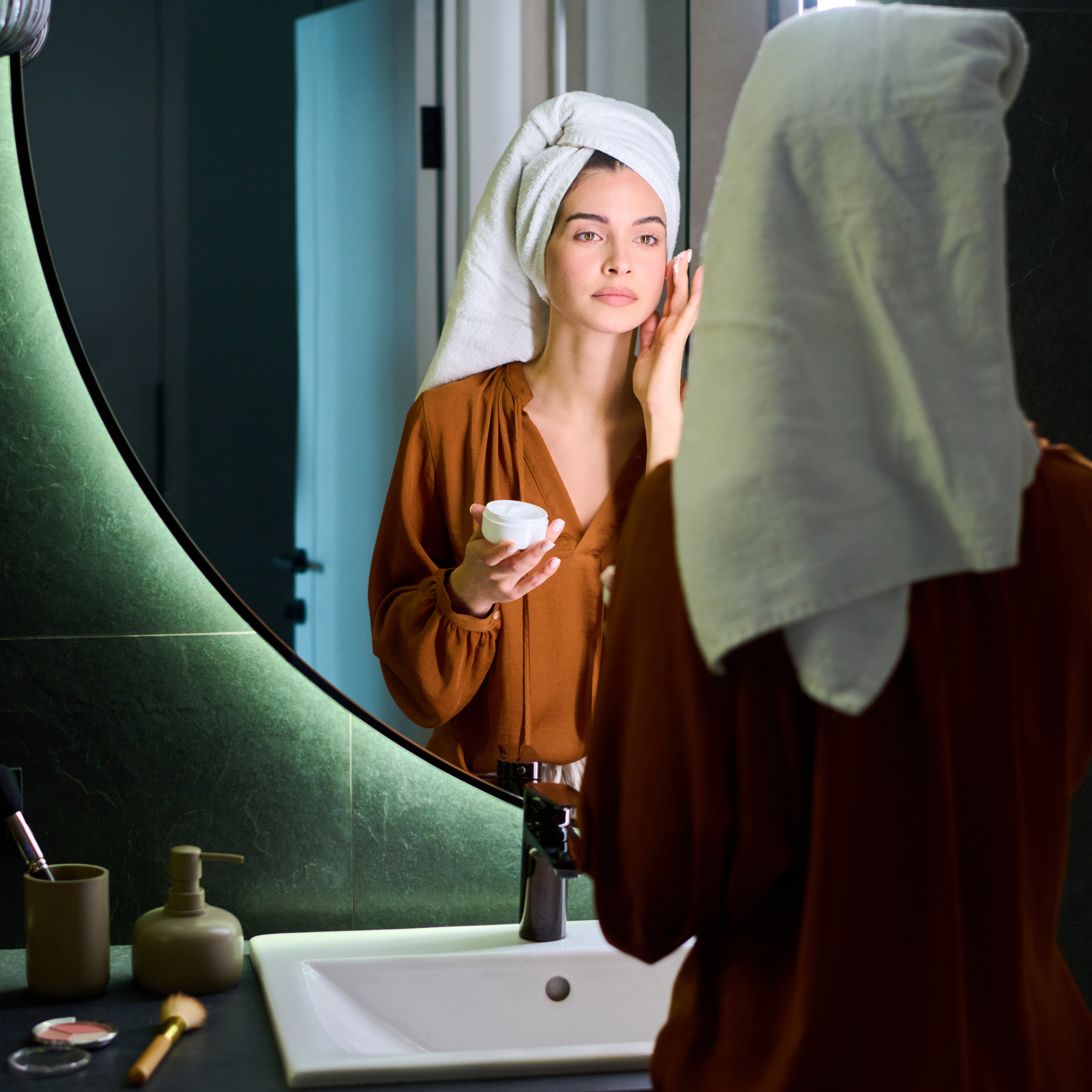 Motivos pelos quais a hidratação noturna é o melhor anti-idade